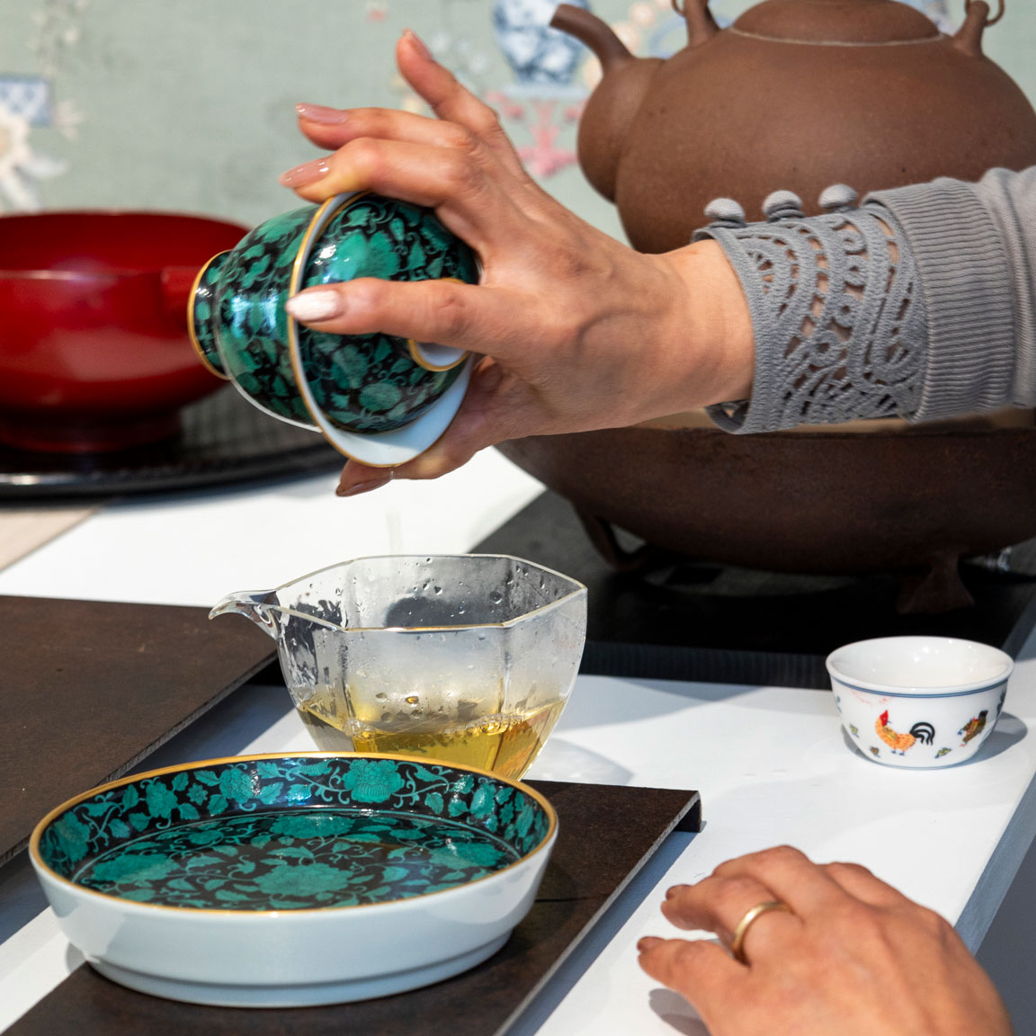 景徳鎮 陶磁 青花蝦趣図茶杯 湯呑 茶器 陶磁器 現代工芸品 美術品 景徳鎮 陶磁 青花蝦趣図茶杯 湯呑 茶器 陶磁器 現代工芸品 美術