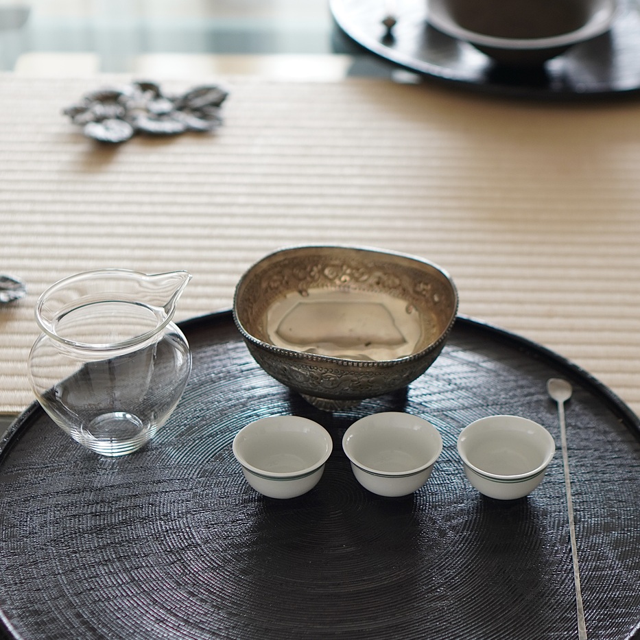 中国茶の茶器セット（景徳鎮の蓋碗・茶海・茶杯・茶匙）